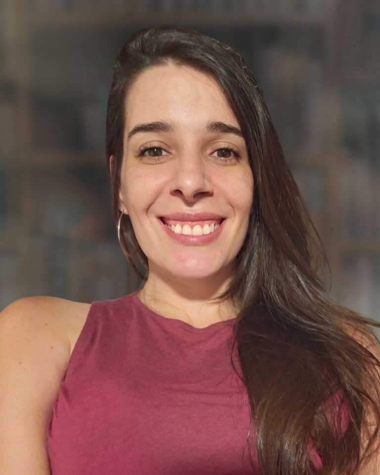Júlia Cristofi