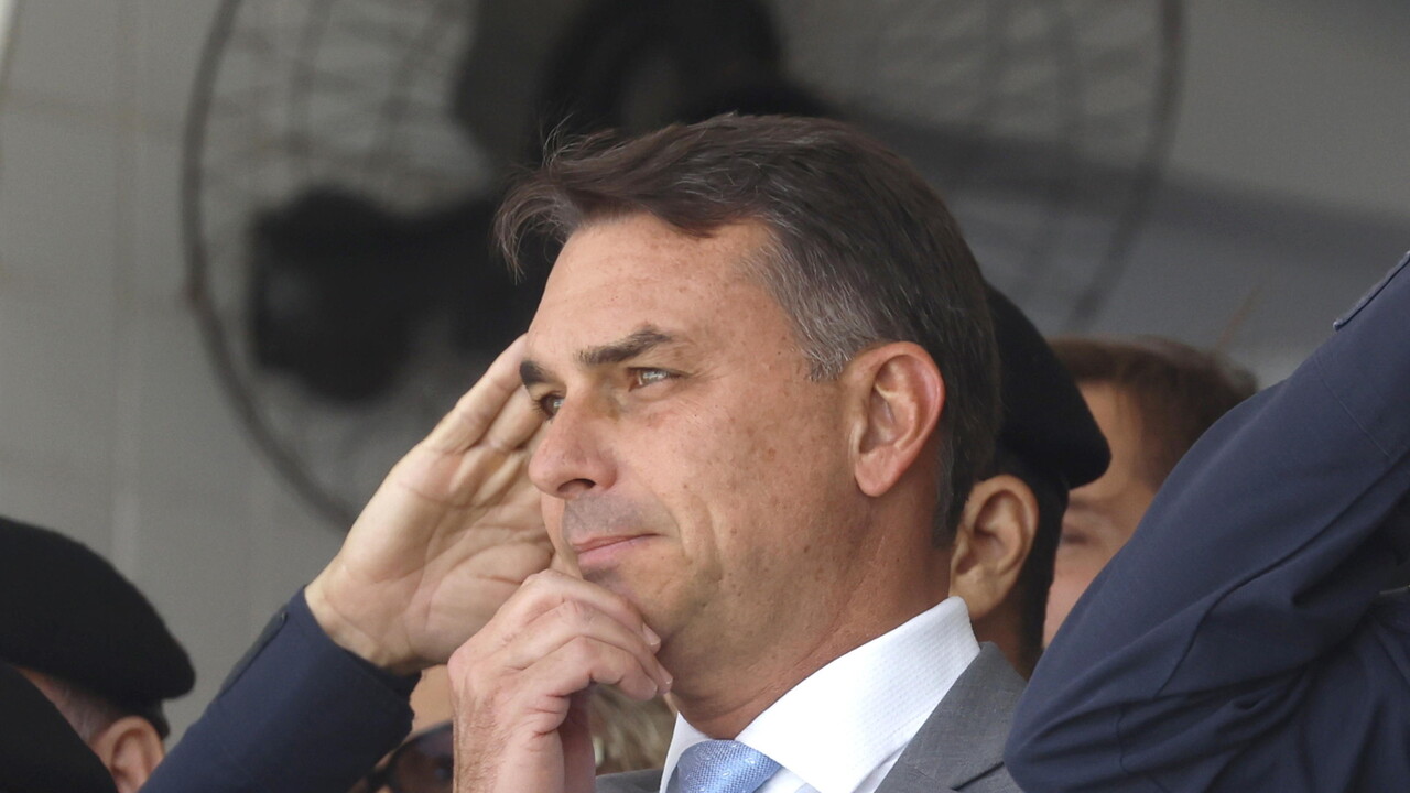 Boato entre Flávio Bolsonaro e Nossa Senhora Aparecida é o 3º mais viral do ano