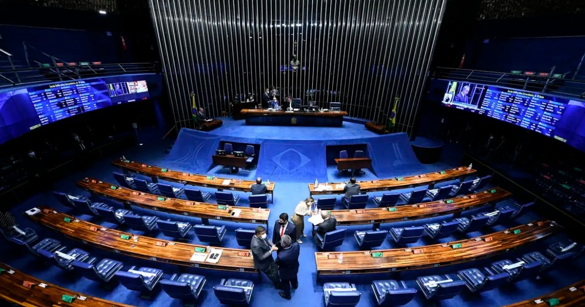 Estudo aponta que 7 dos 10 candidatos ao Senado com maior engajamento nas redes são de direita