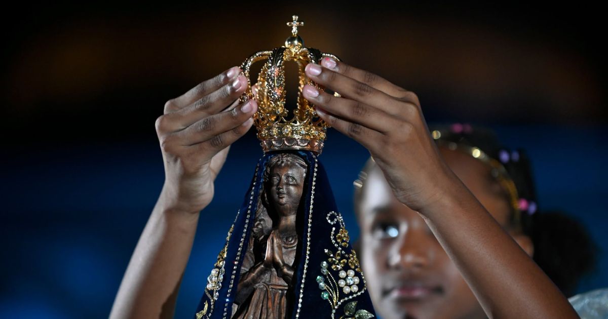 Nossa Senhora Aparecida no centro da disputa eleitoral brasileira