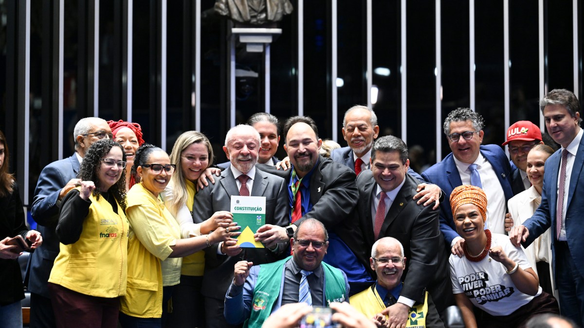 Fim da escala 6×1 bate recorde nas redes e supera repercussão da condenação de Bolsonaro e fim das bets